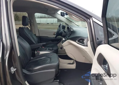 2019 Chrysler Pacifica Touring L from USA, damaged, VIN 2C4RC1BG4KR704726